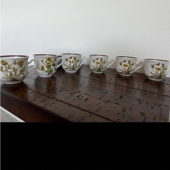 Vintage Kronester Bavaria 1970's Floral Tea Cups and Saucers Set - Picture 7 of 10